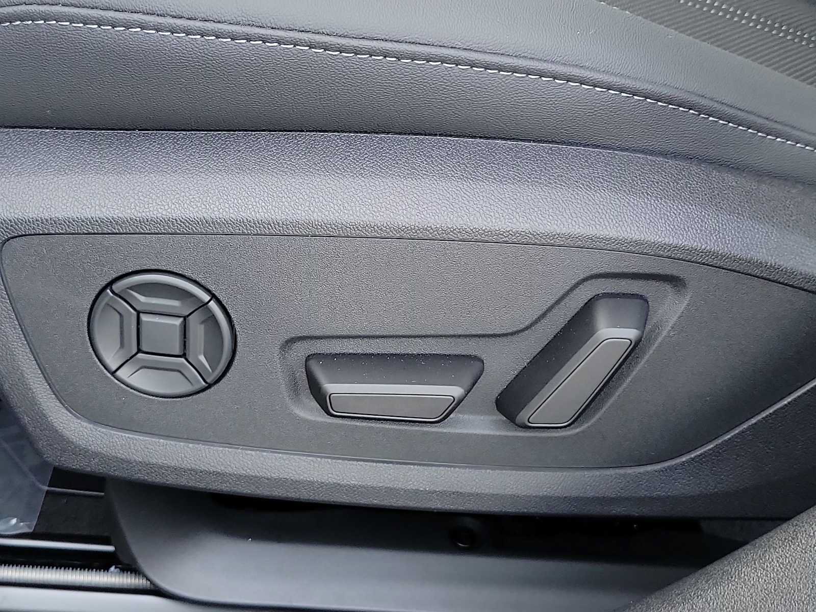 New 2026 Audi A6 Premium Plus AWD/4WD image 16