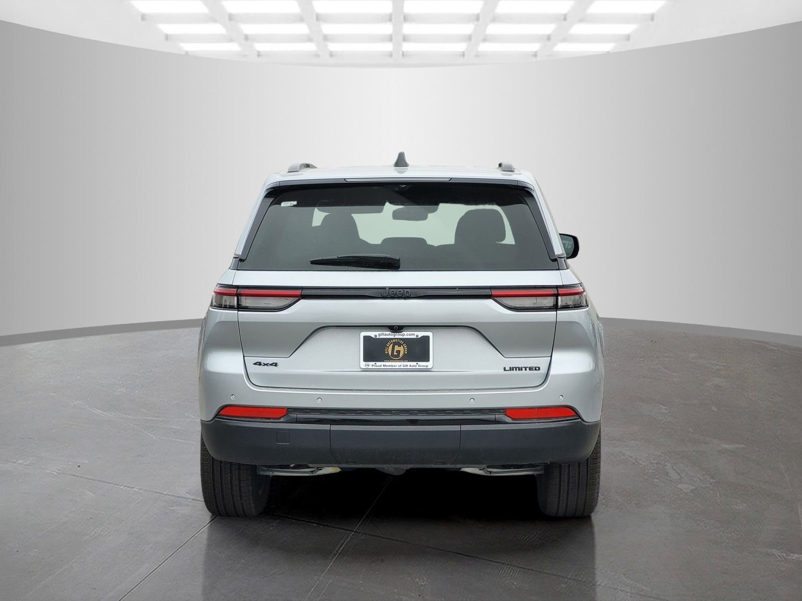 New 2025 Jeep Grand Cherokee Limited w/ Luxury Tech Group II image 5