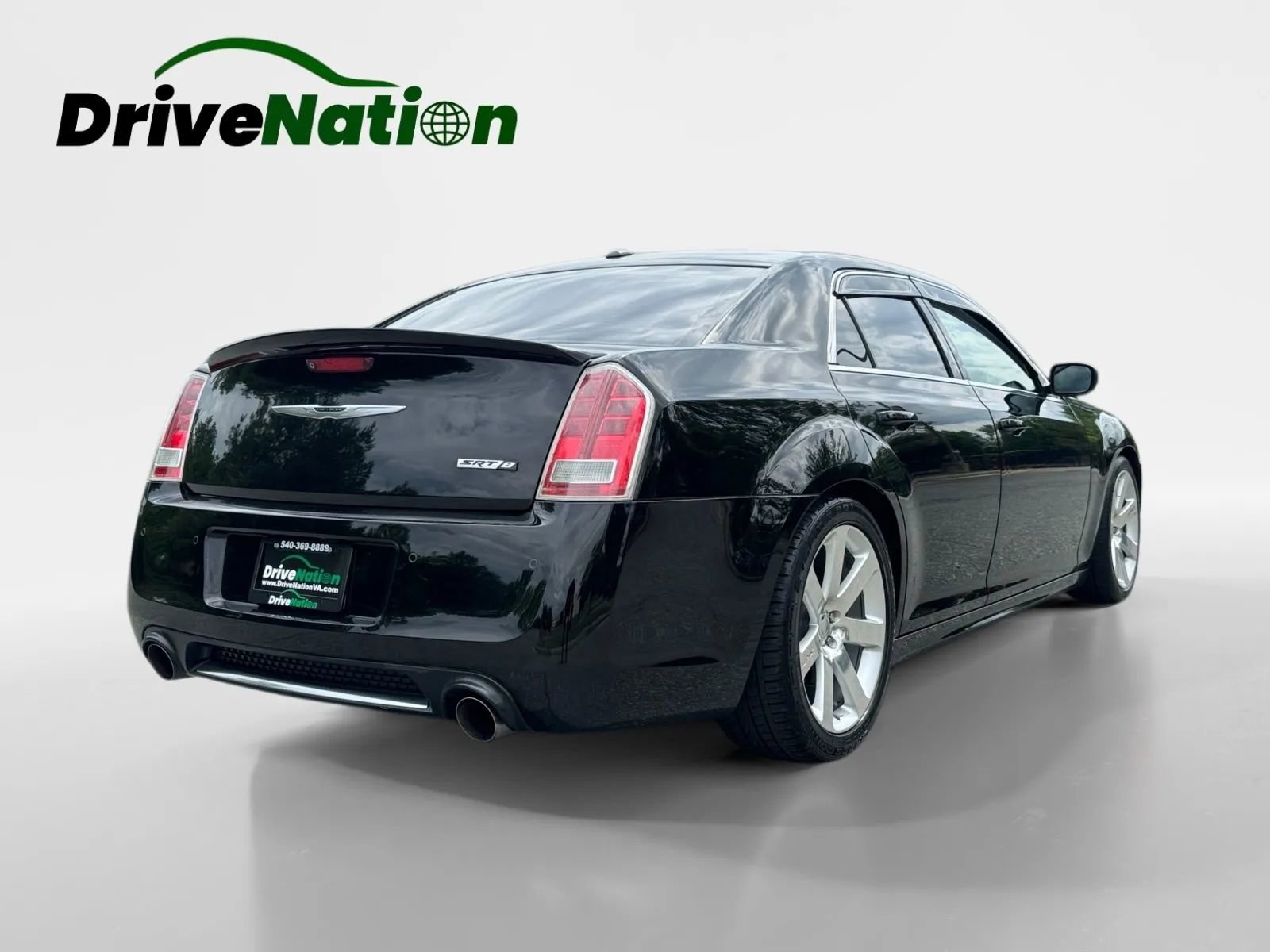 Used 2012 Chrysler 300 SRT8 w/ 19-Premium Speaker Group RWD image 5