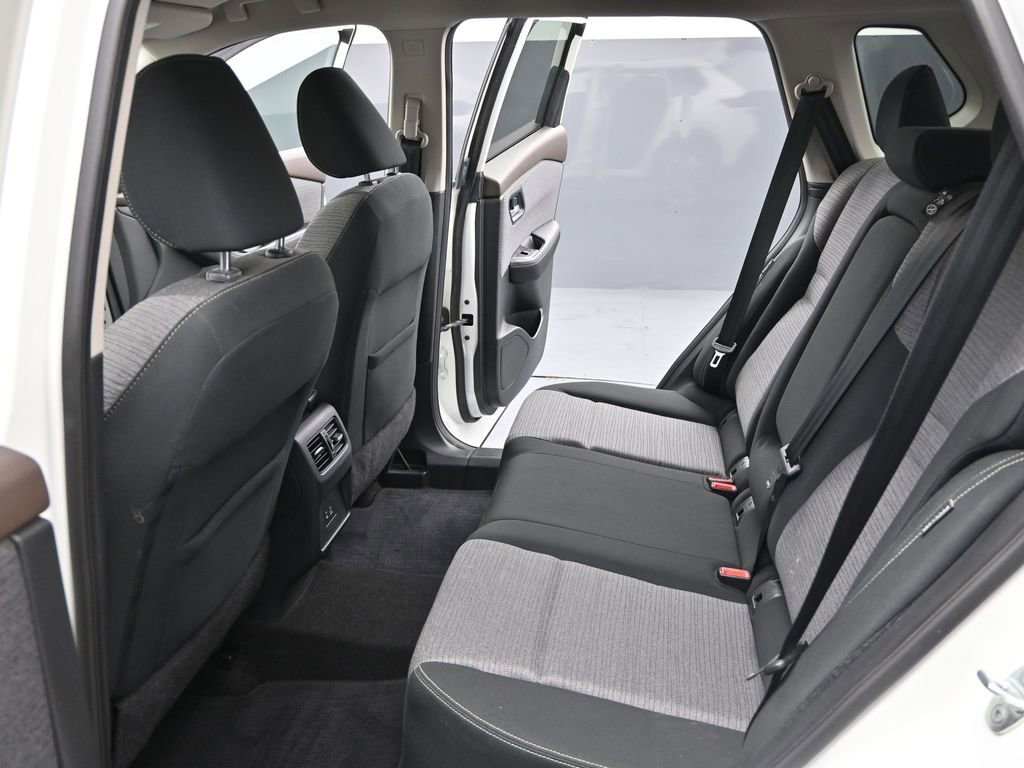 Used 2021 Nissan Rogue SV image 15