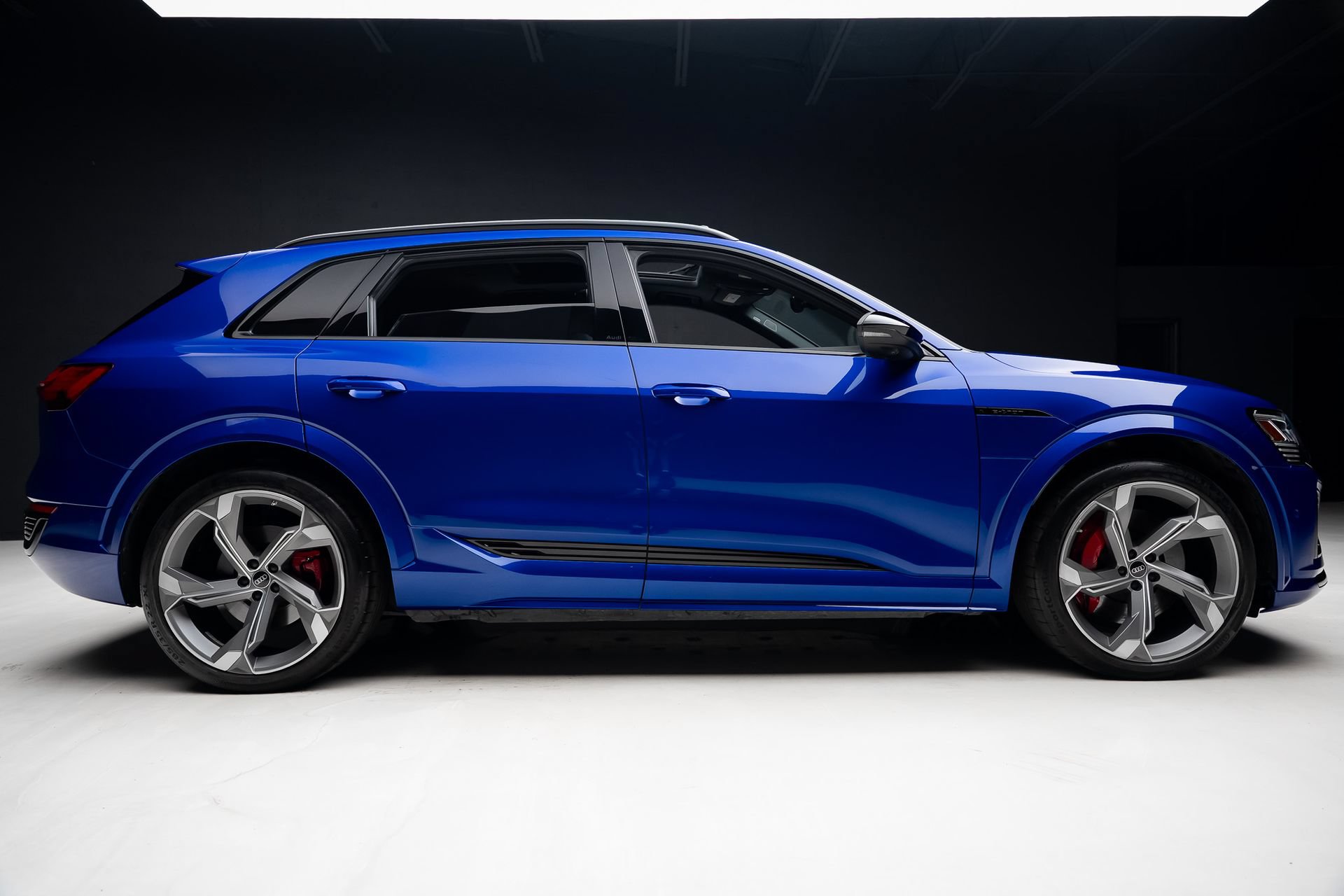 Used 2024 Audi SQ8 e-tron Premium Plus AWD/4WD image 36