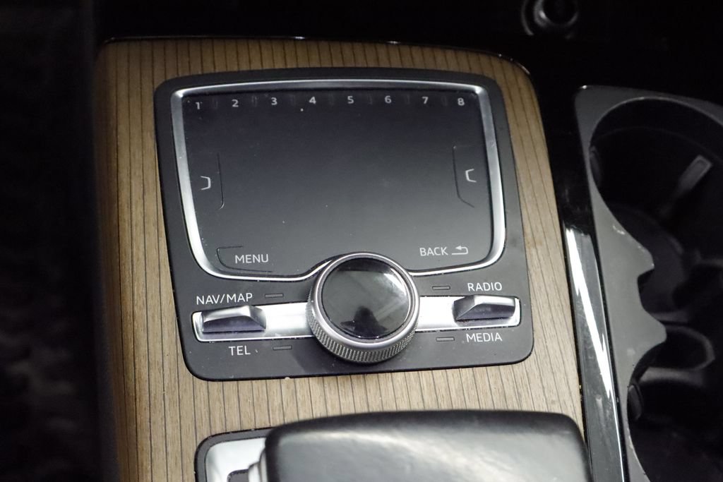 Used 2017 Audi Q7 2.0T Premium Plus AWD/4WD image 24