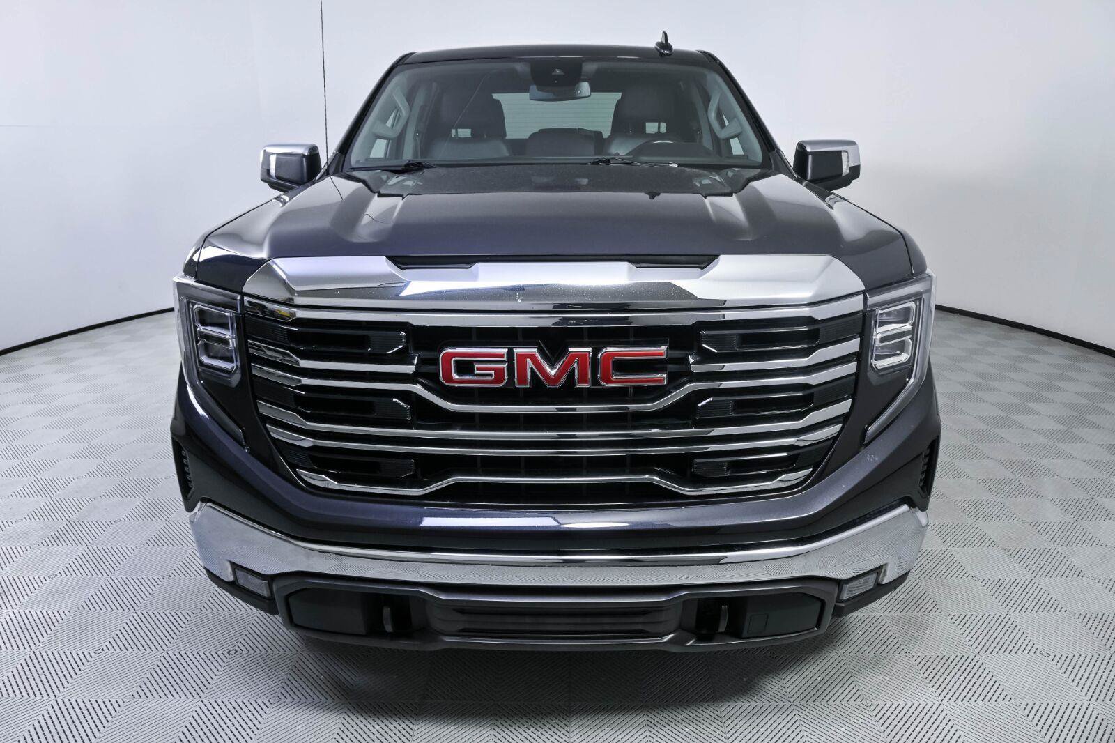 Used 2025 GMC Sierra 1500 SLT RWD image 32