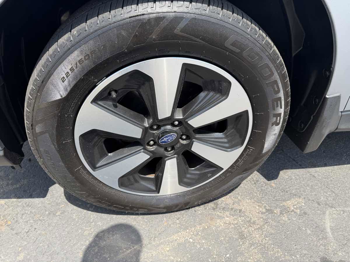 Used 2017 Subaru Forester 2.5i Premium AWD/4WD image 8