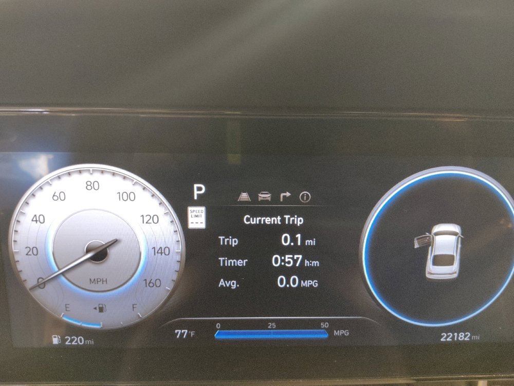 Used 2025 Hyundai Elantra SEL image 23