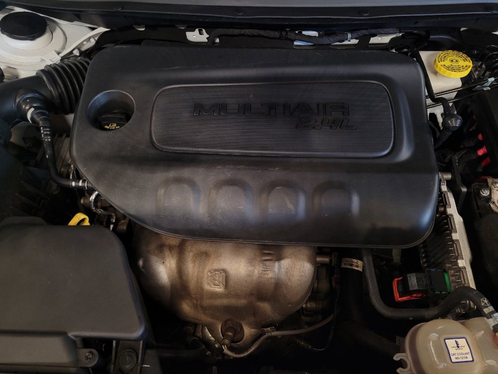 Used 2021 Jeep Cherokee Latitude FWD image 30