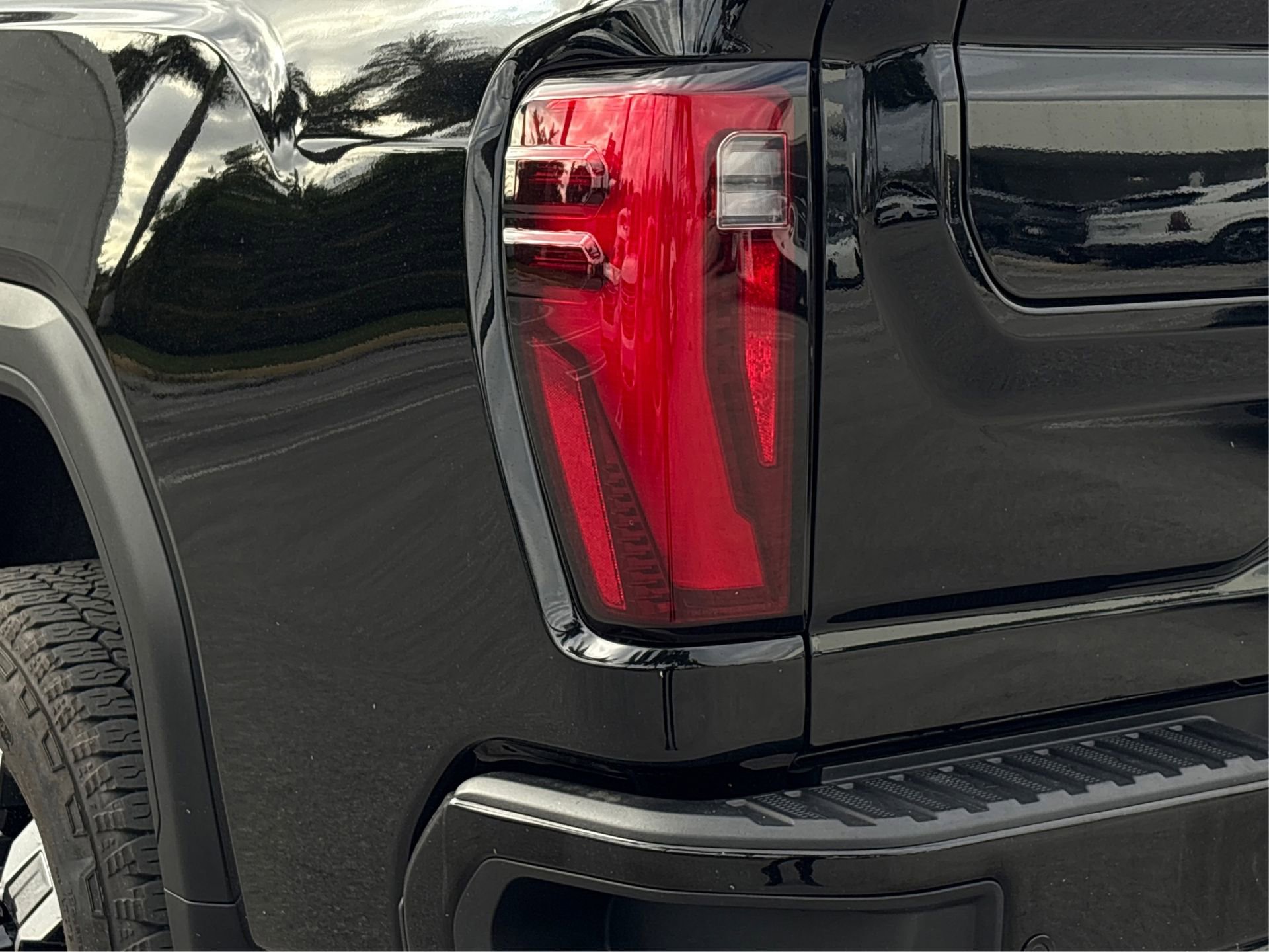 Used 2025 GMC Sierra 3500 Denali image 15