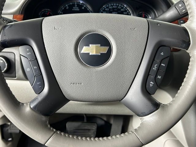 Used 2010 Chevrolet Suburban LT AWD/4WD image 25