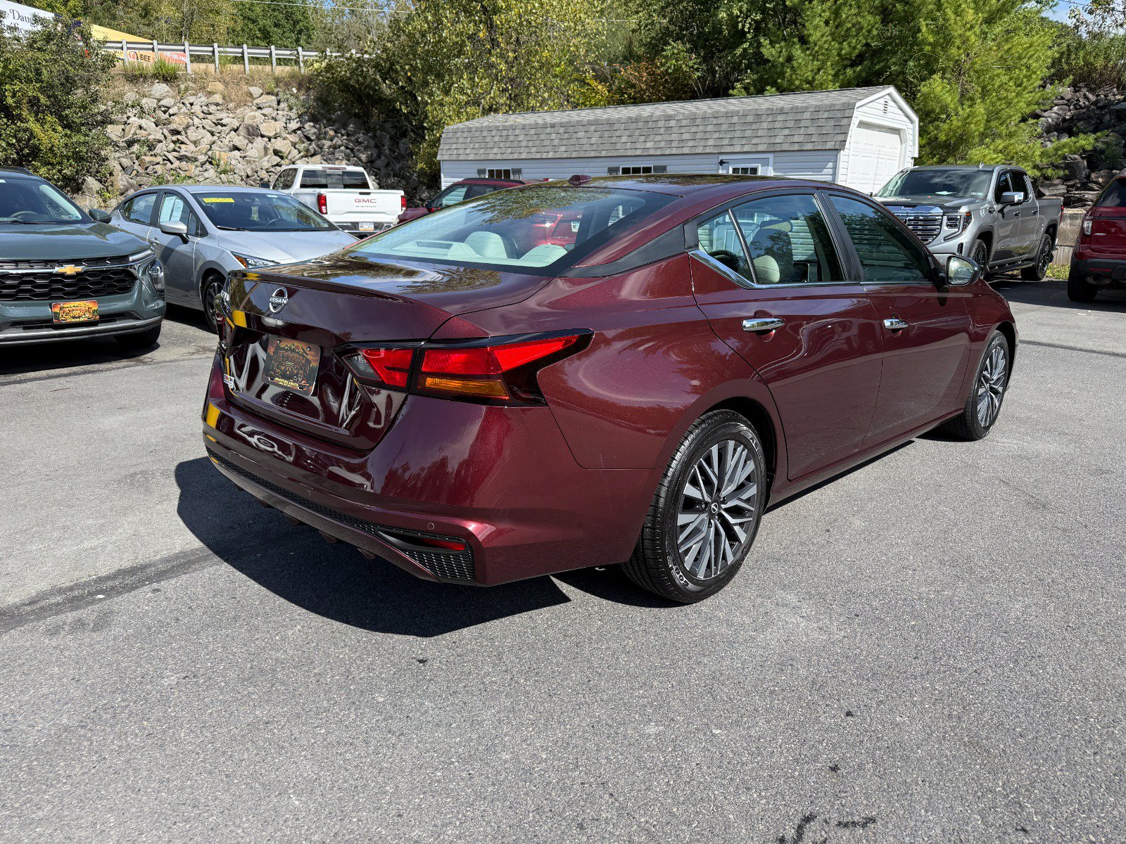 Used 2025 Nissan Altima 2.5 SV FWD image 5