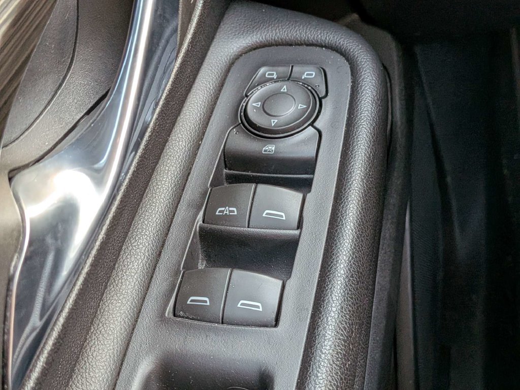 Used 2023 GMC Terrain SLT FWD image 25