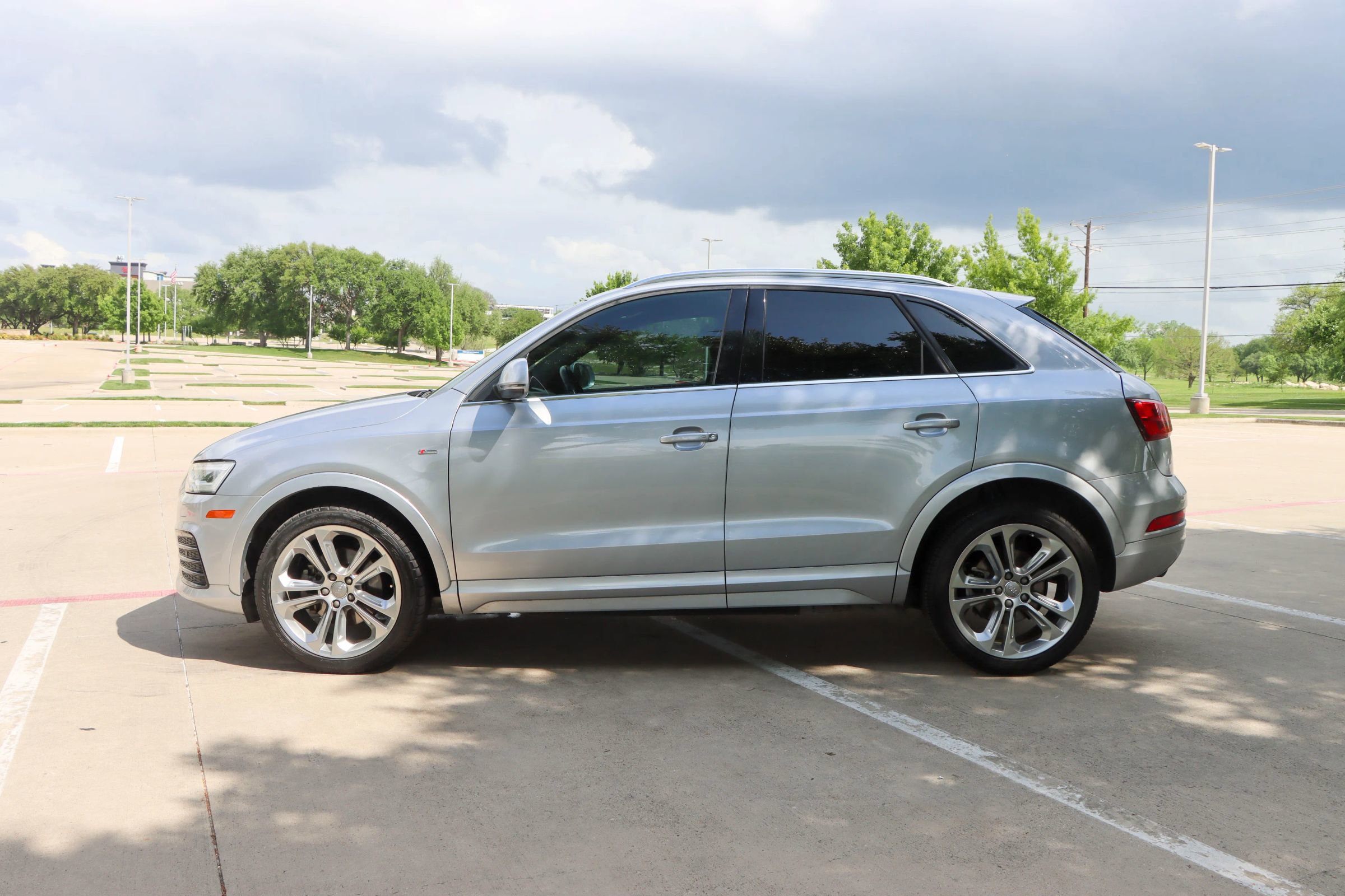 Used 2018 Audi Q3 2.0T Premium Plus w/ Premium Plus Package AWD/4WD image 4