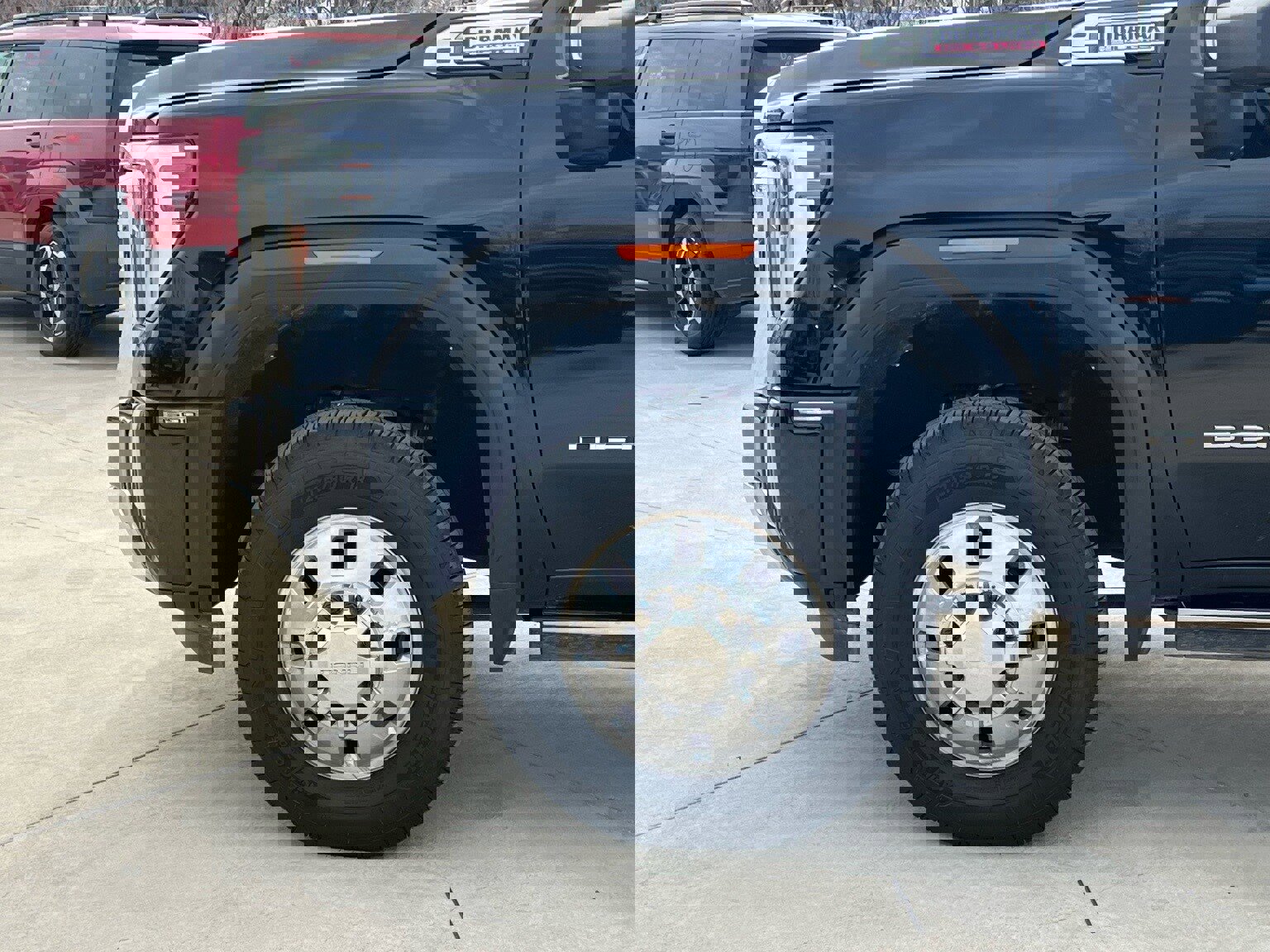 Used 2024 GMC Sierra 3500 Denali w/ Denali Reserve Package image 8