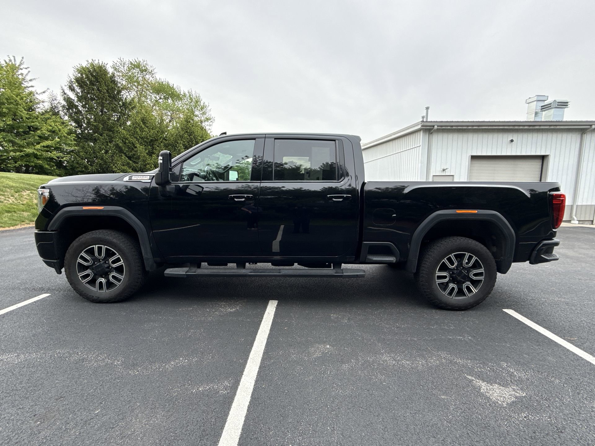Used 2020 GMC Sierra 2500 AT4 w/ AT4 Premium Package AWD/4WD image 2