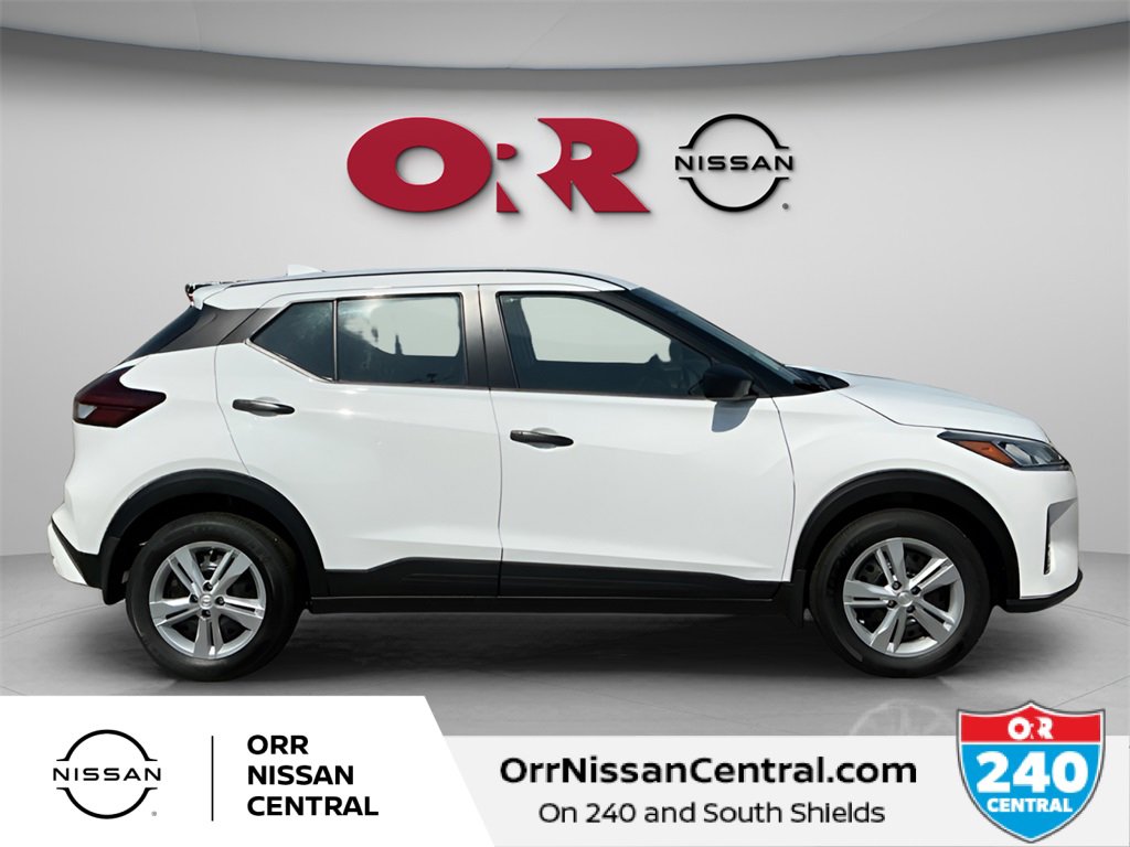 New 2025 Nissan Kicks Play S image 4