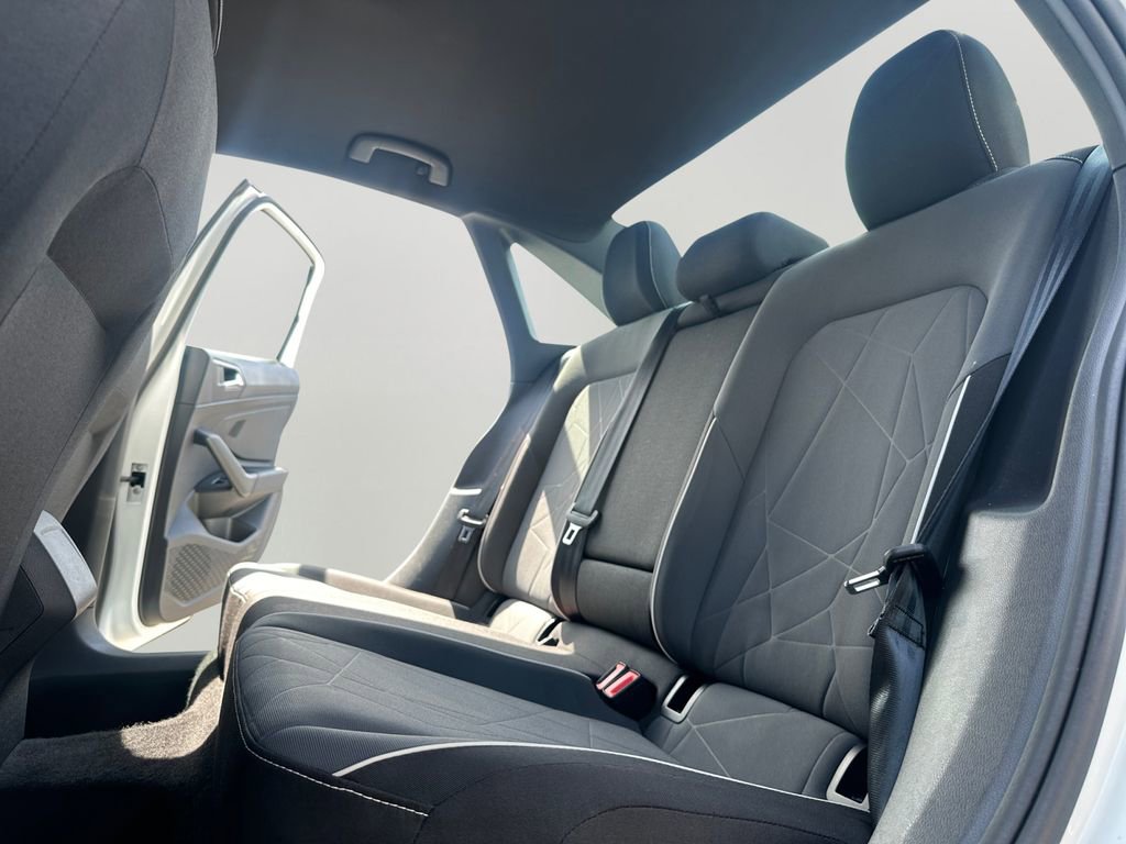 Used 2025 Volkswagen Jetta Sport image 22