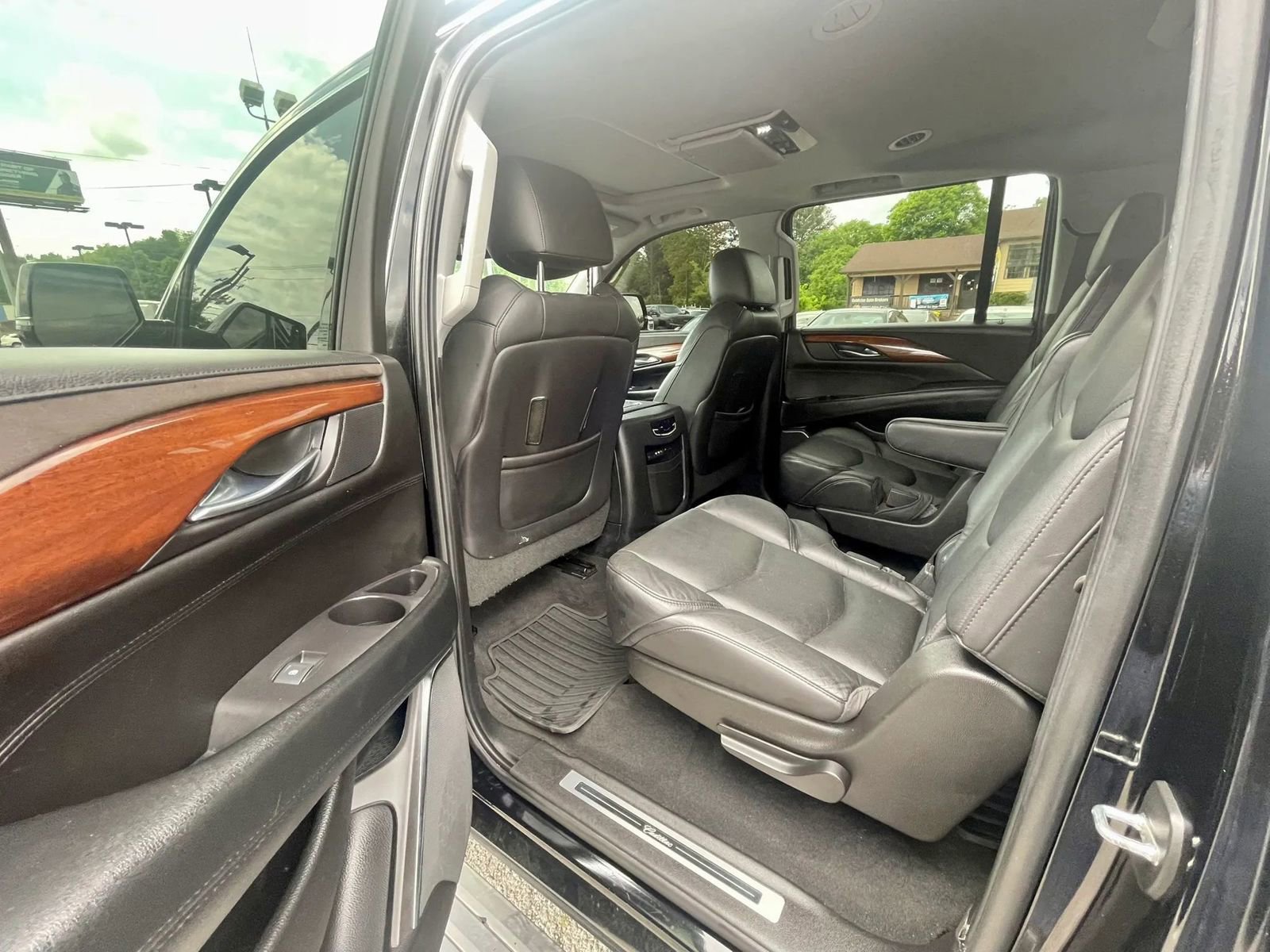 Used 2016 Cadillac Escalade ESV Premium AWD/4WD image 9