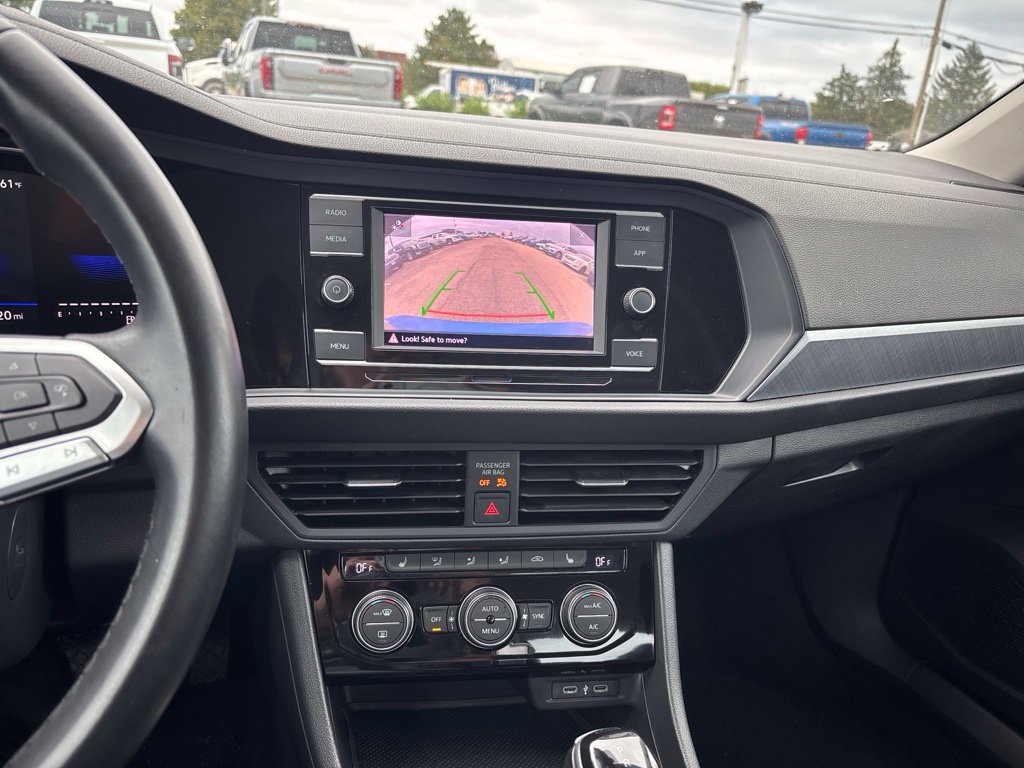 Used 2024 Volkswagen Jetta SE FWD image 11