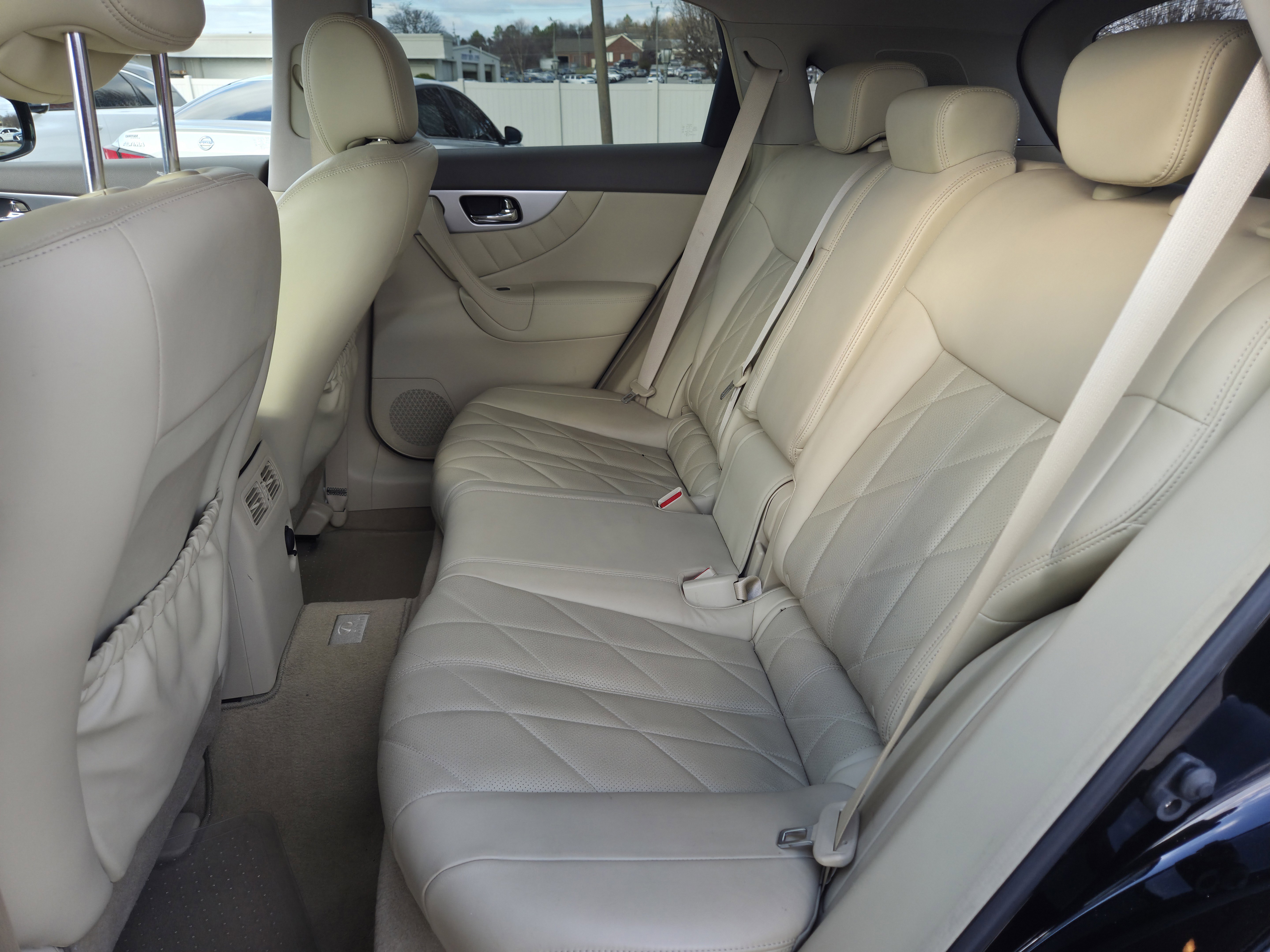 Used 2011 INFINITI FX35 2WD w/ Premium Pkg image 5