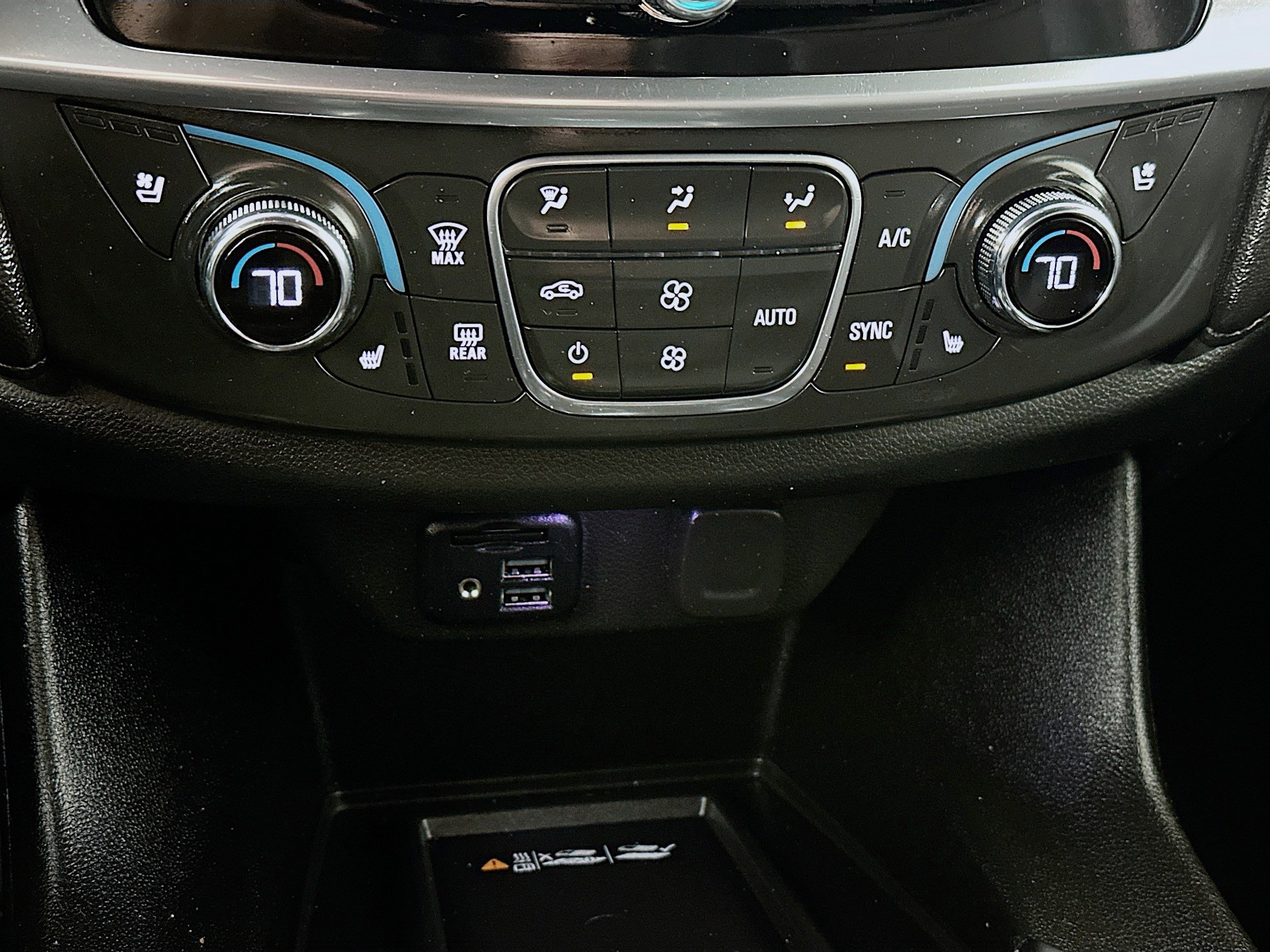 Used 2023 Chevrolet Traverse High Country image 16