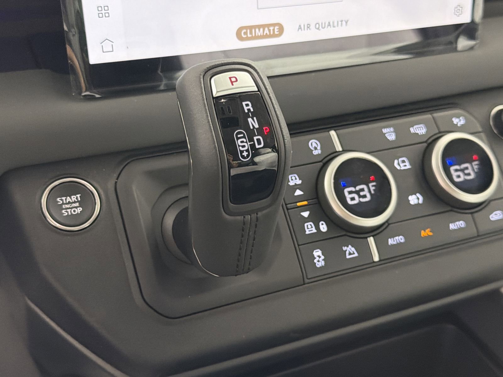 New 2025 Land Rover Defender 130 X-Dynamic SE image 16