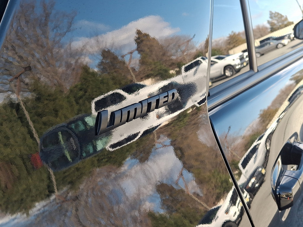 Used 2020 Toyota 4Runner 4WD image 16