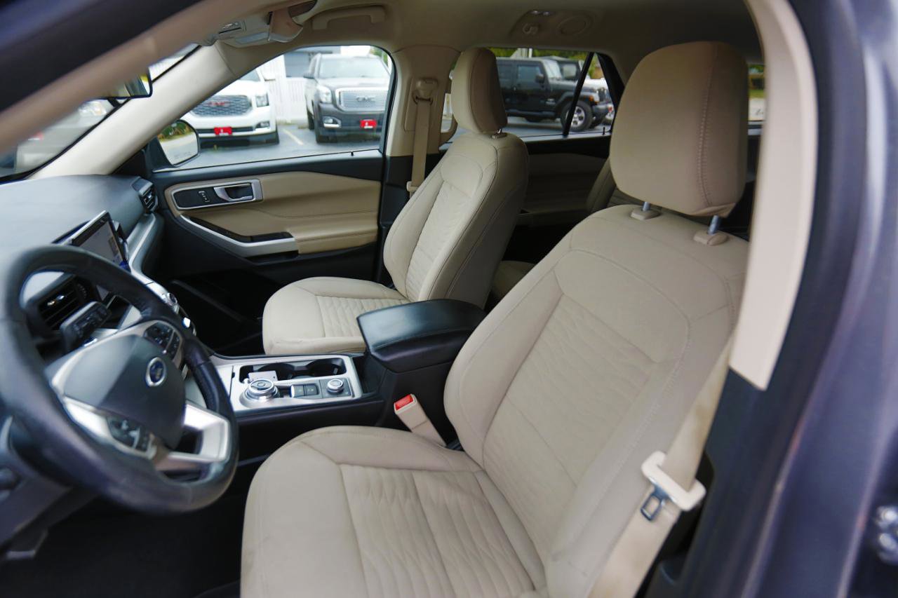 Used 2021 Ford Explorer XLT image 15
