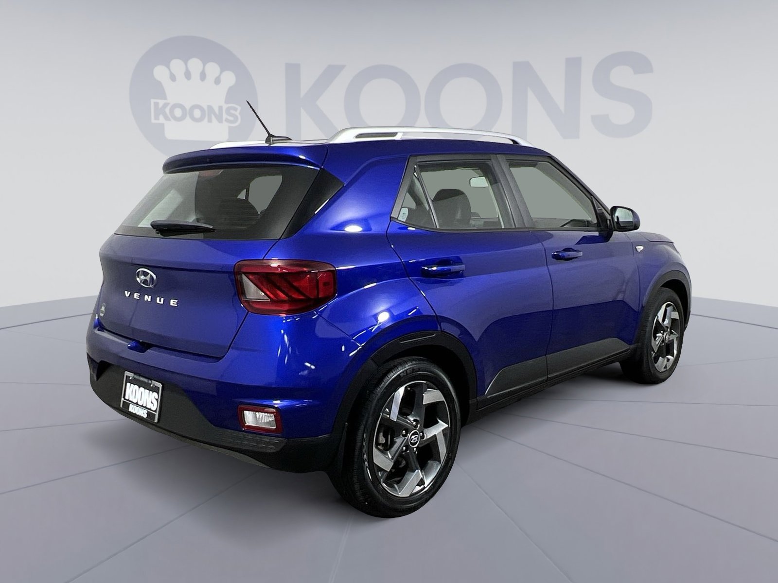 Used 2023 Hyundai Venue Limited image 11
