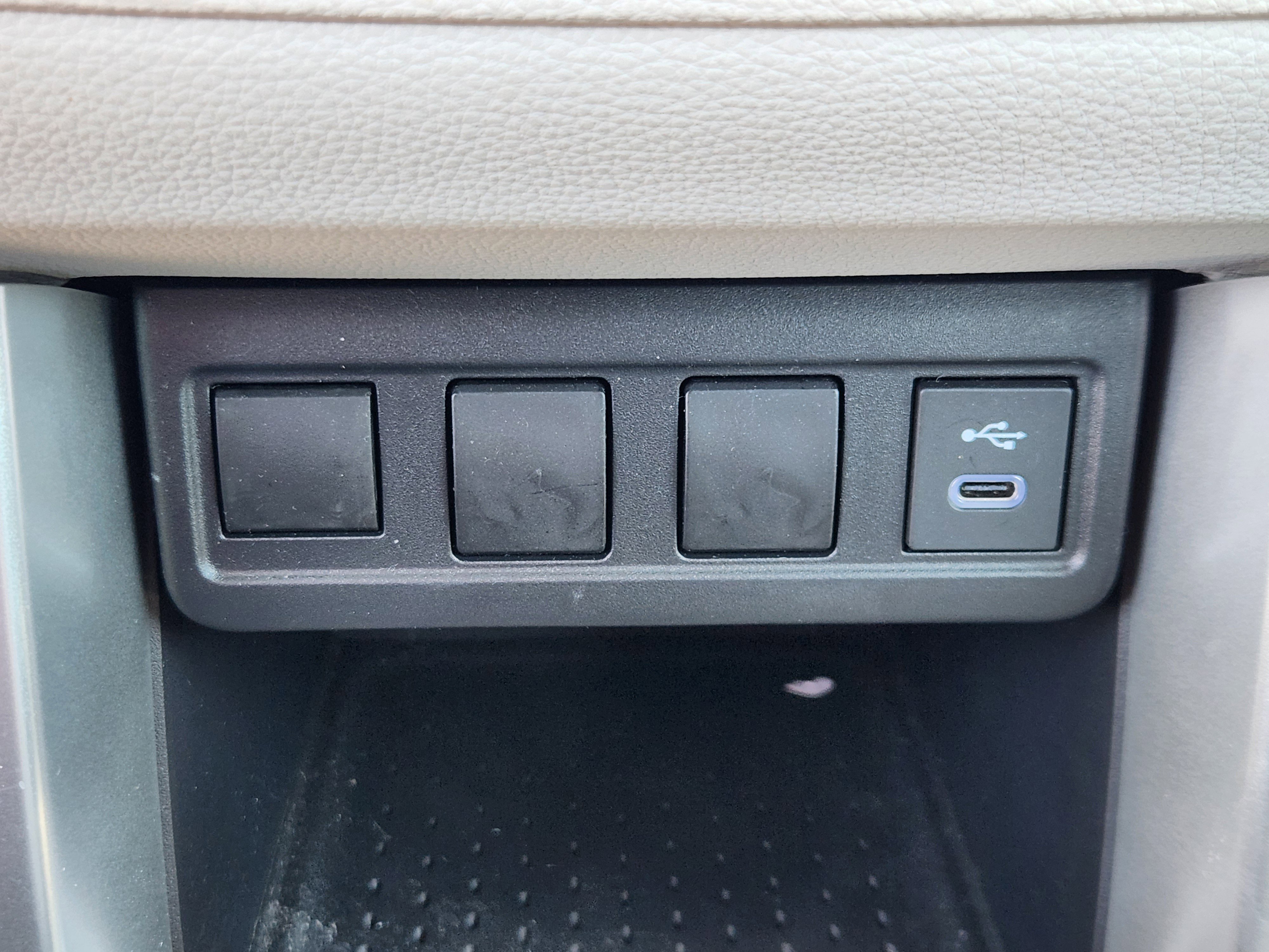 Used 2023 Toyota Corolla Cross L image 20