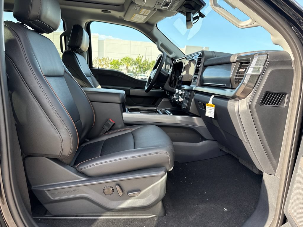New 2026 Ford F250 Lariat w/ Black Appearance Package AWD/4WD image 24