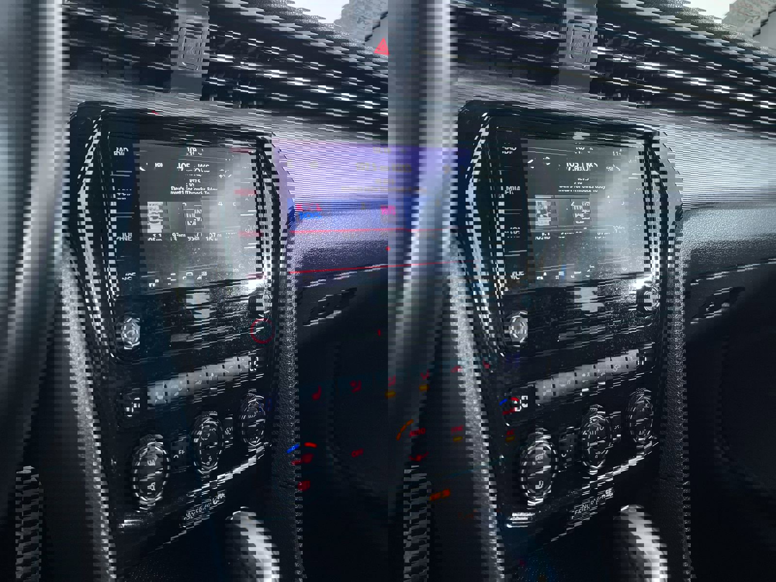 Used 2020 Volkswagen Passat 2.0T R-Line image 18