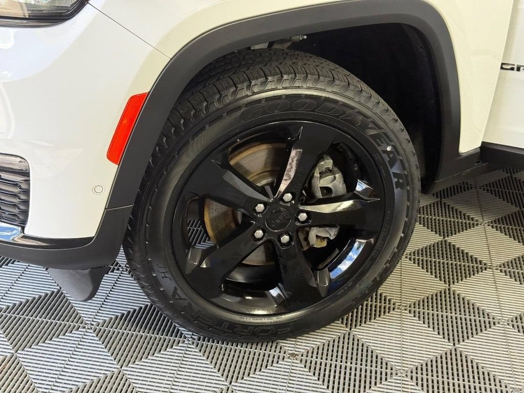 Used 2023 Jeep Grand Cherokee L Limited w/ Luxury Tech Group II AWD/4WD image 16
