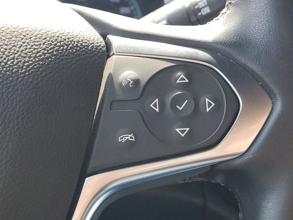 Used 2023 Chevrolet Traverse LT image 10