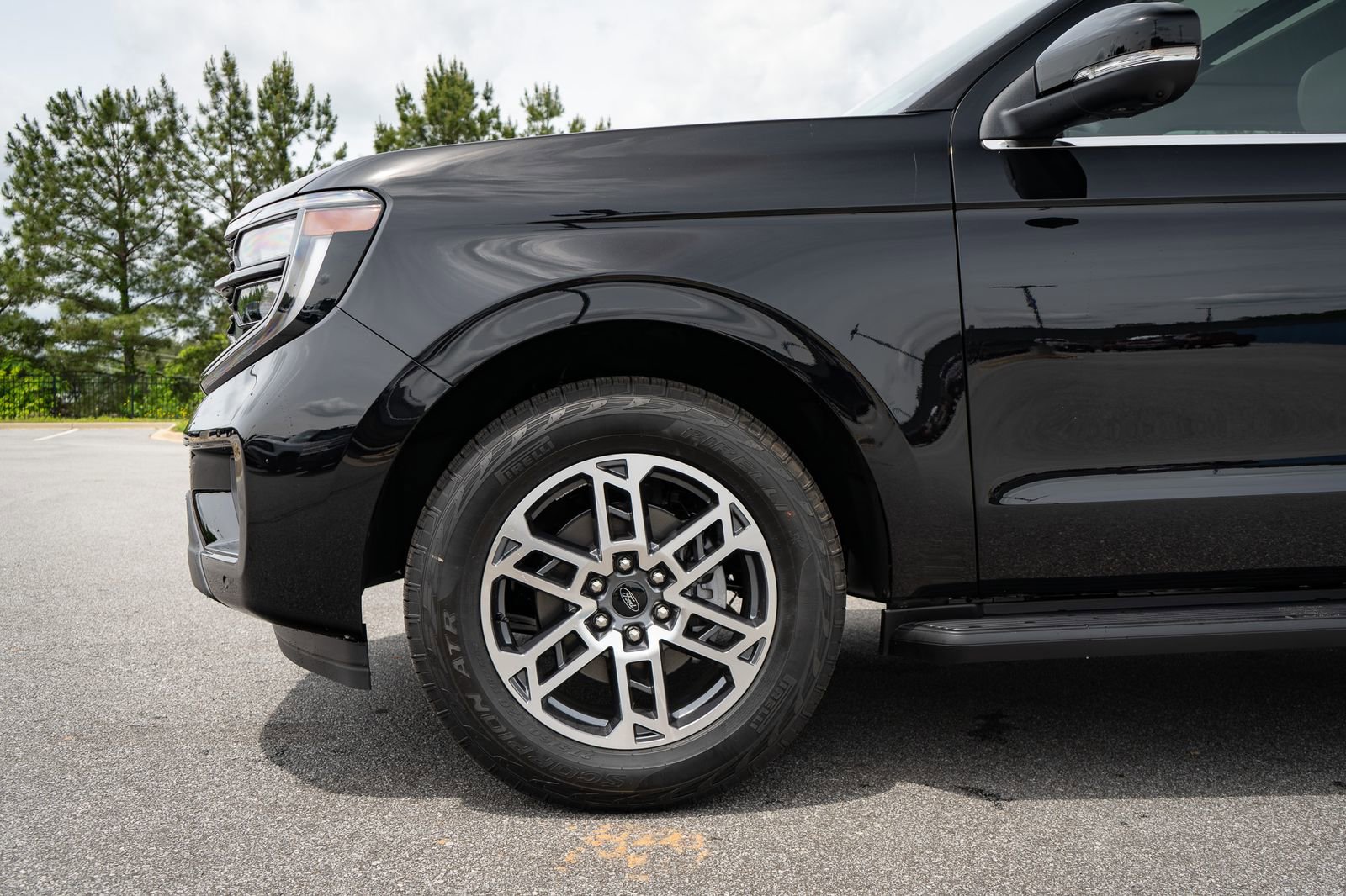 New 2026 Ford Expedition Active AWD/4WD image 4