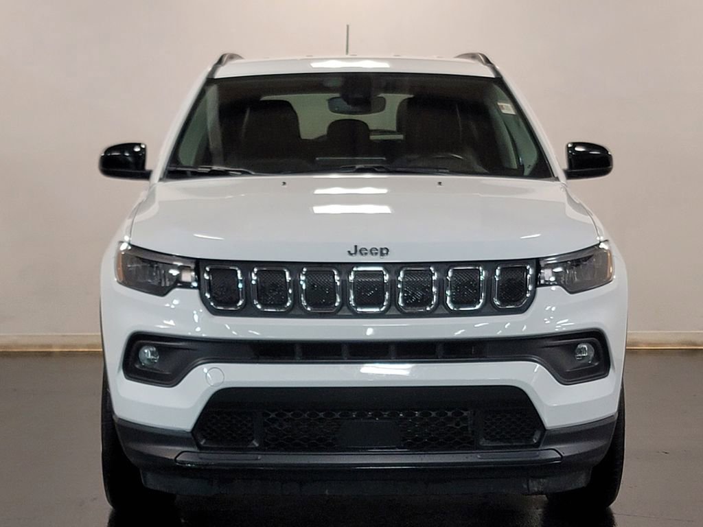 Used 2022 Jeep Compass Latitude image 3