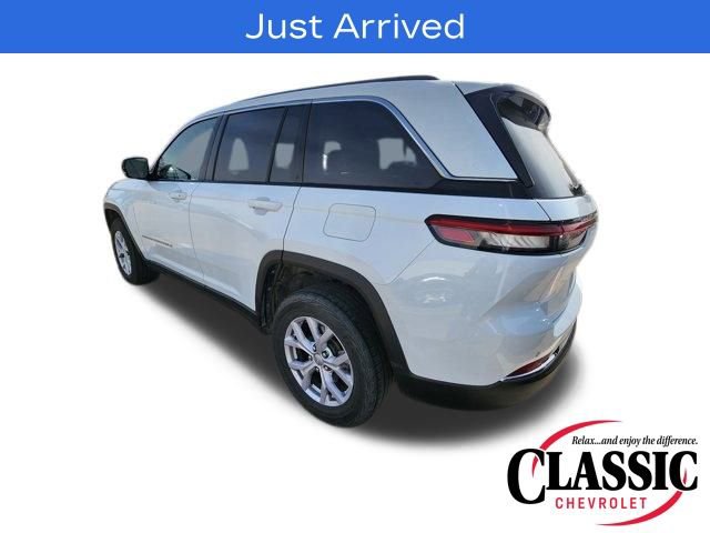 Used 2022 Jeep Grand Cherokee Limited image 11
