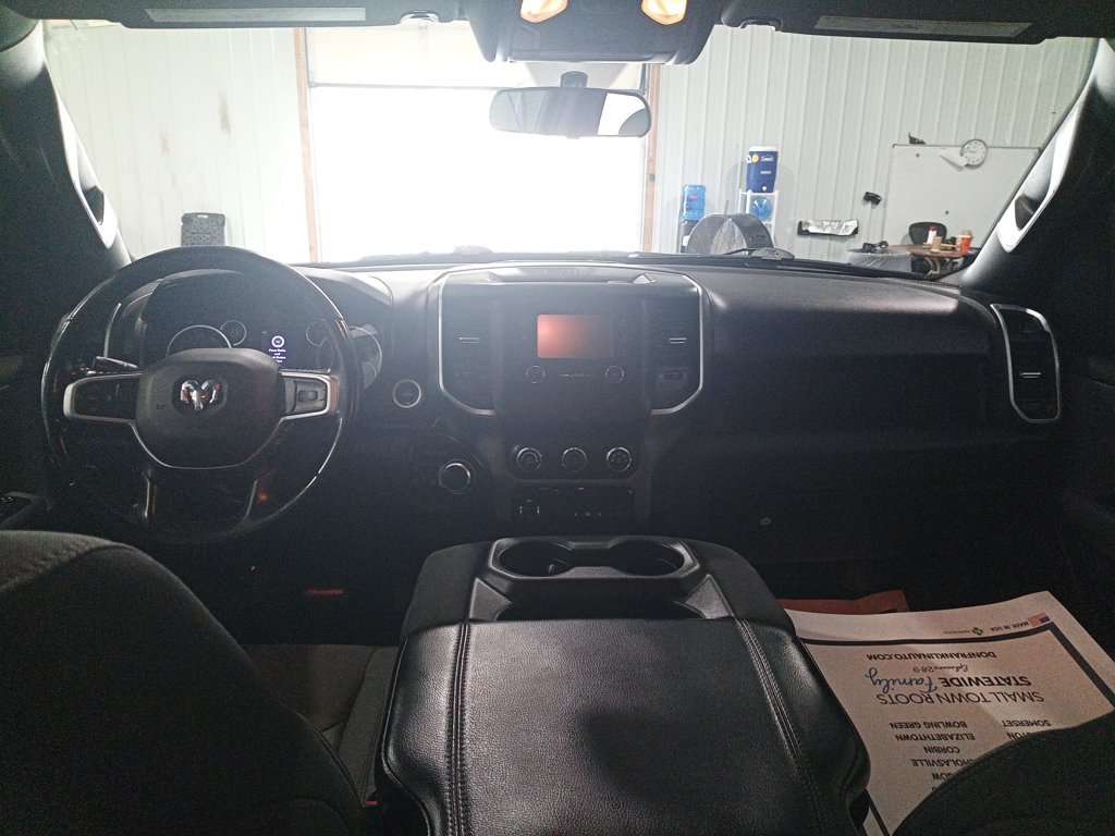 Used 2022 RAM 1500 Big Horn AWD/4WD image 15
