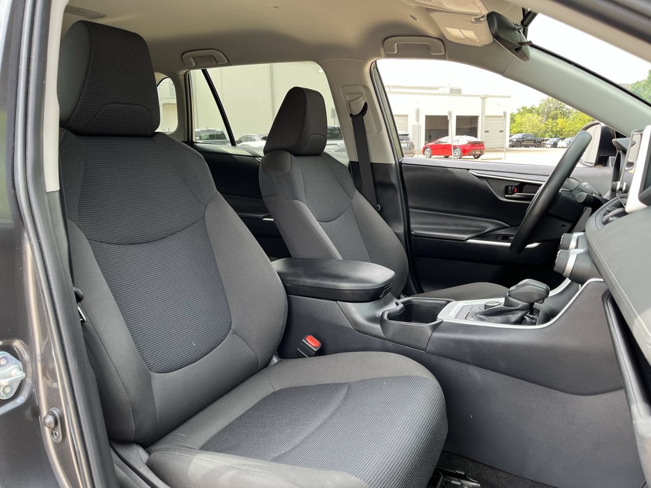 Used 2025 Toyota RAV4 LE AWD/4WD image 25