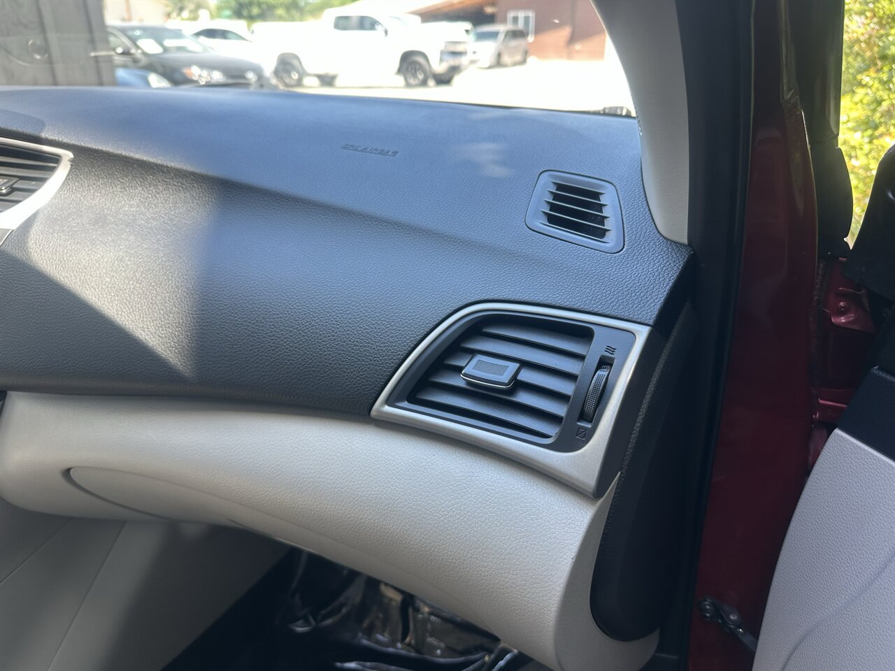 Used 2015 Nissan Sentra SL w/ SL Premium Package FWD image 34