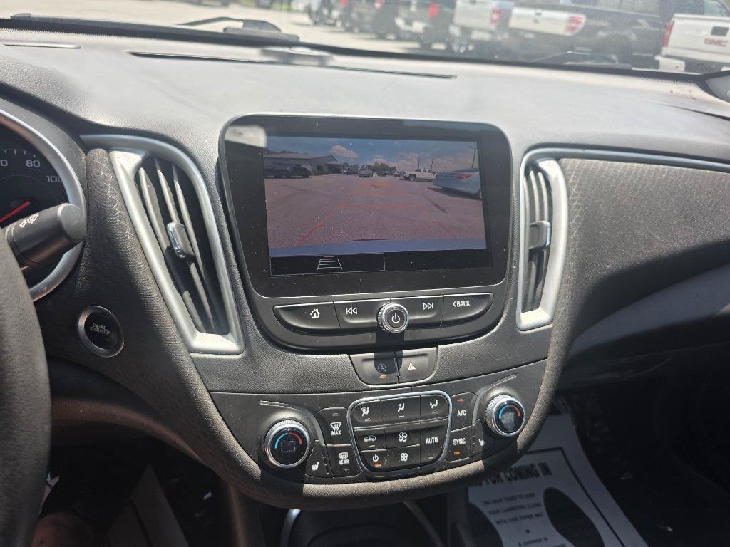 Used 2023 Chevrolet Malibu LT FWD image 17