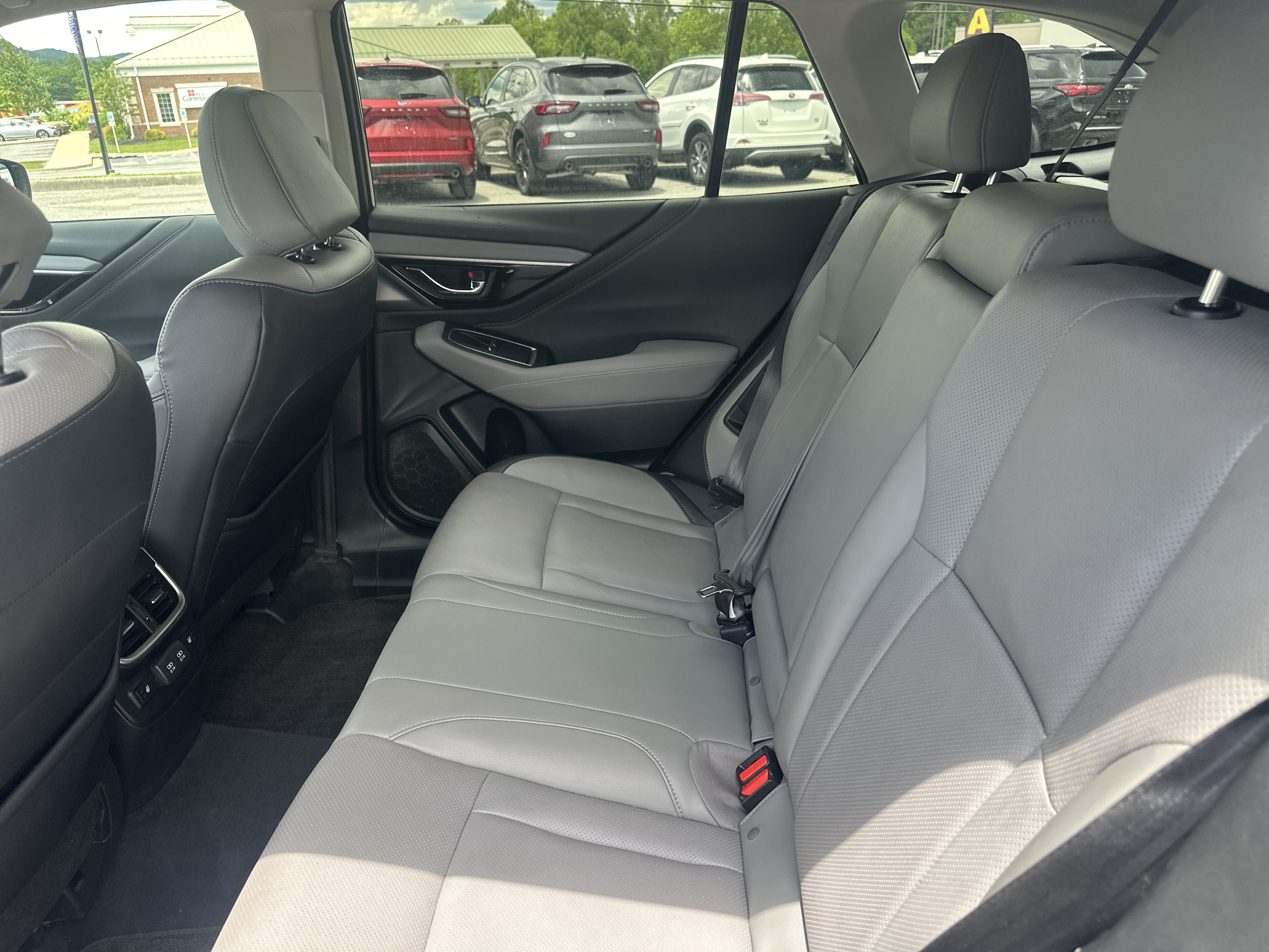 Used 2022 Subaru Outback Limited AWD/4WD image 22