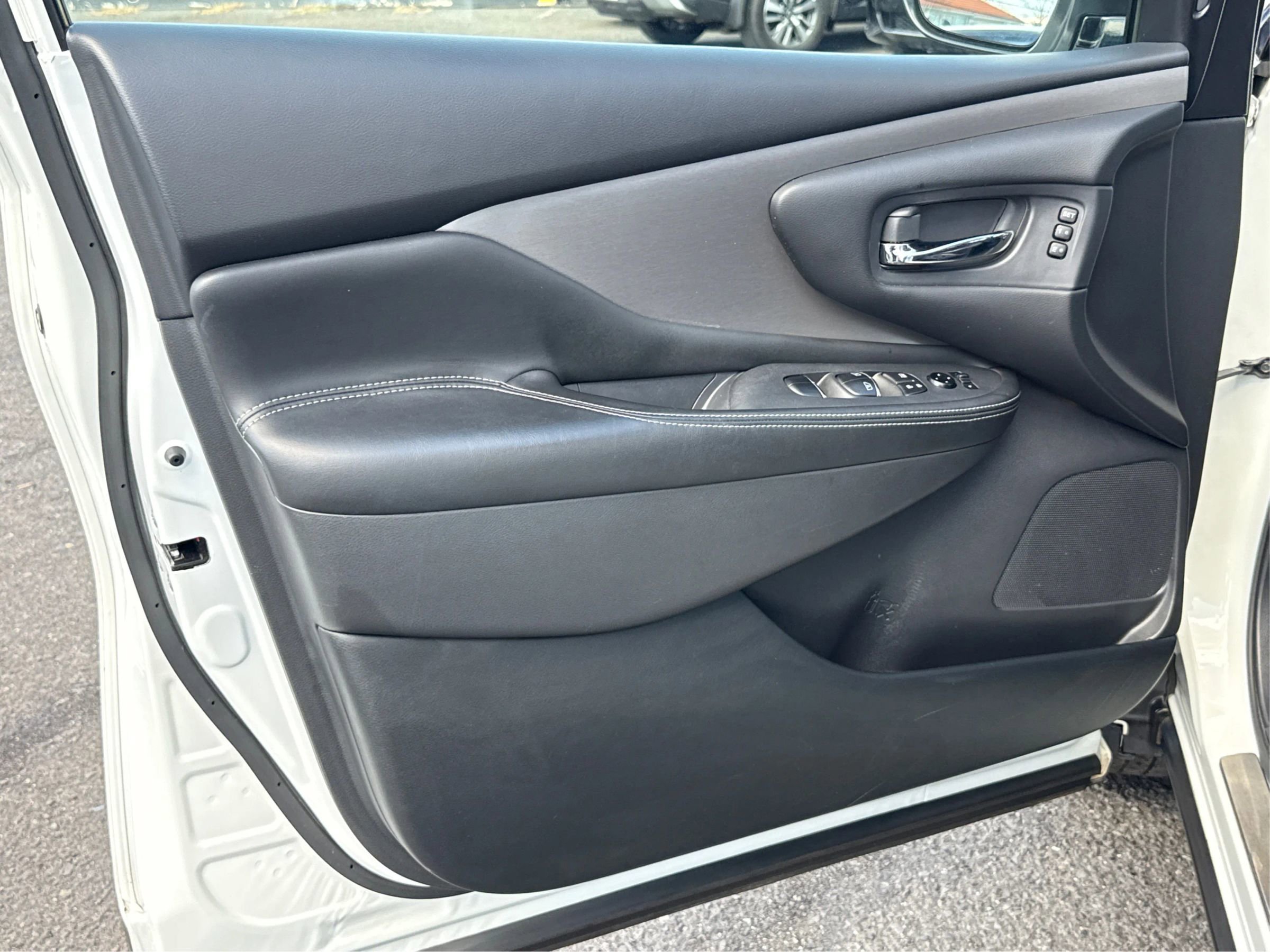 Used 2023 Nissan Murano SL w/ SL Moonroof Package image 18