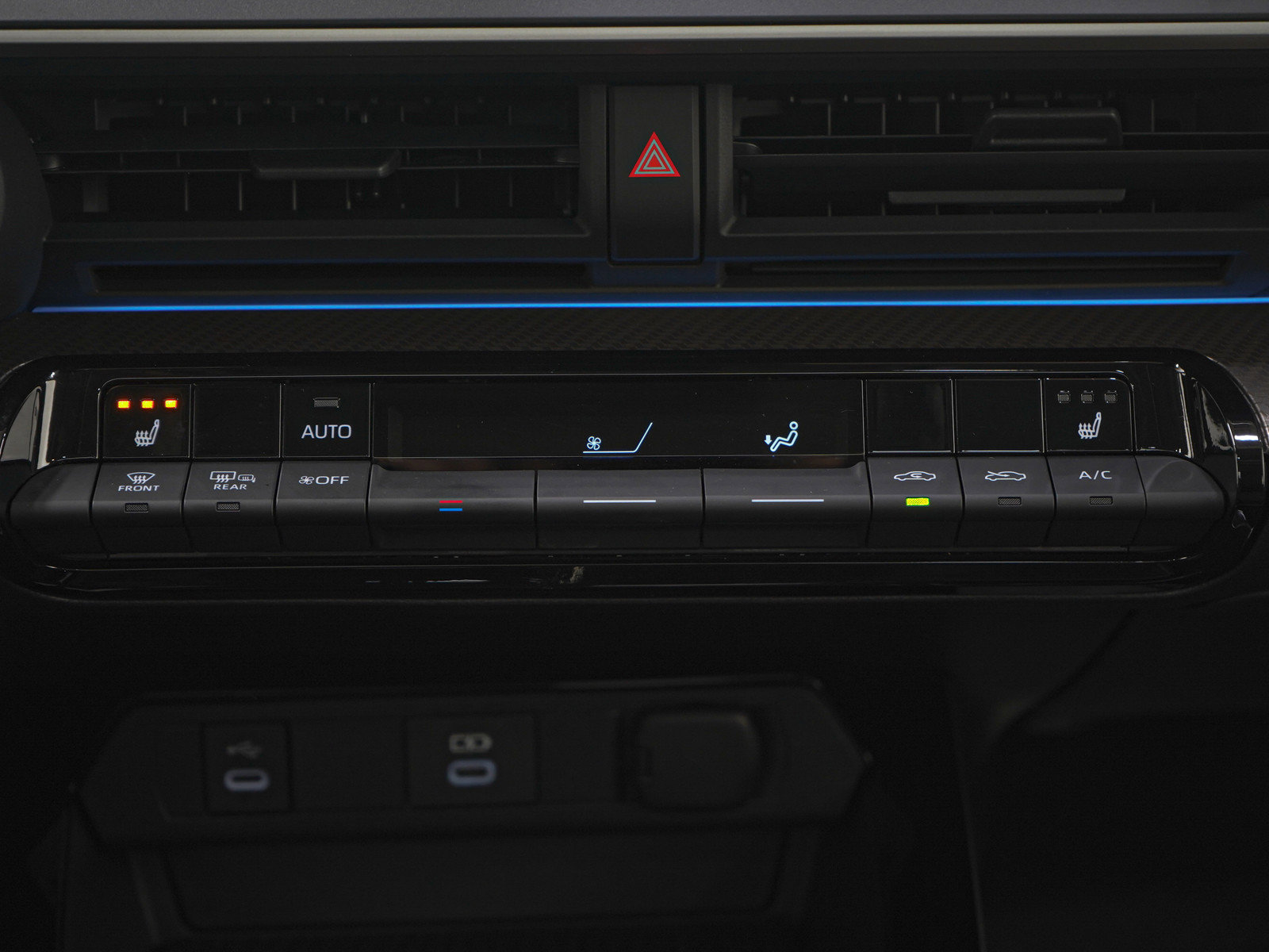 Used 2025 Toyota Prius Limited image 20