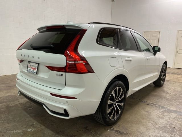 Used 2025 Volvo XC60 B5 Core image 6