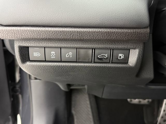 Used 2025 Toyota Camry XSE FWD image 14