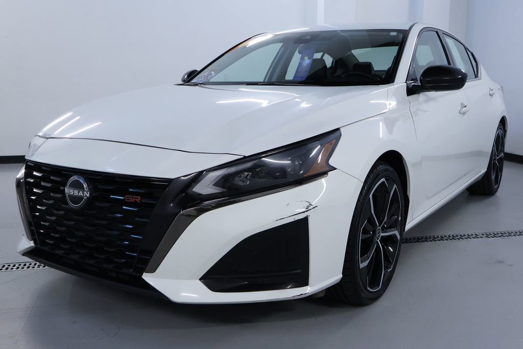Used 2024 Nissan Altima 2.5 SR image 3