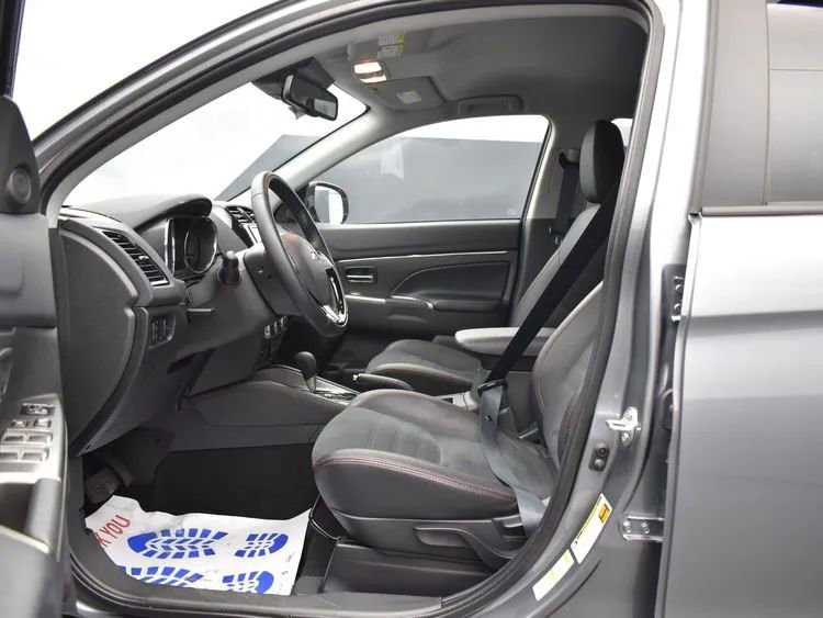 Used 2025 Mitsubishi Outlander Sport SE AWD/4WD image 14