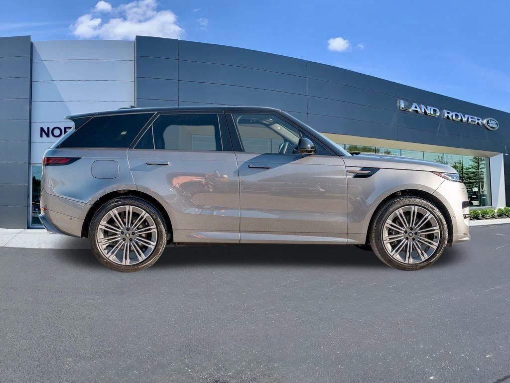 New 2025 Land Rover Range Rover Sport Dynamic SE image 10
