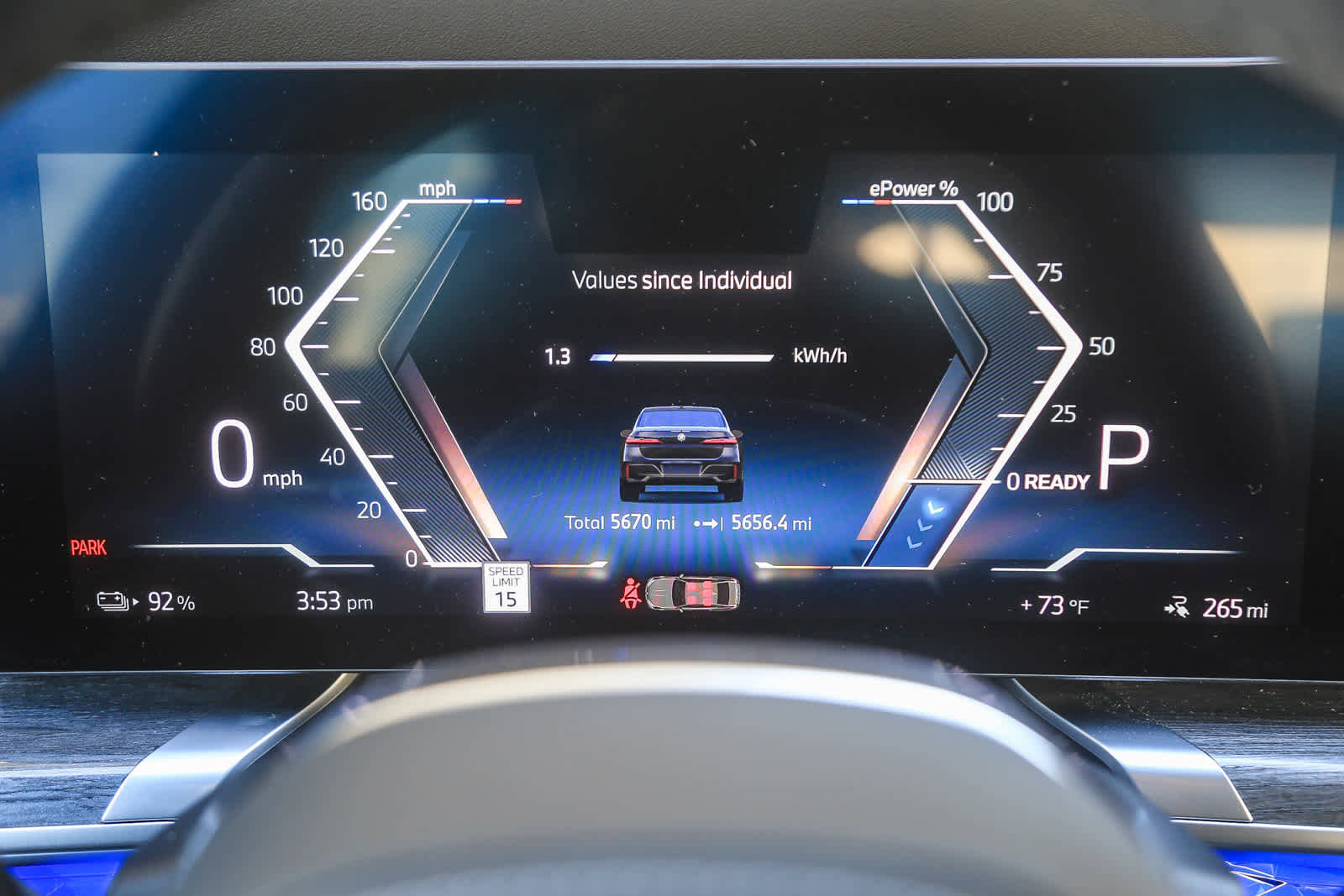 Used 2025 BMW i7 xDrive60 w/ Premium Package image 19