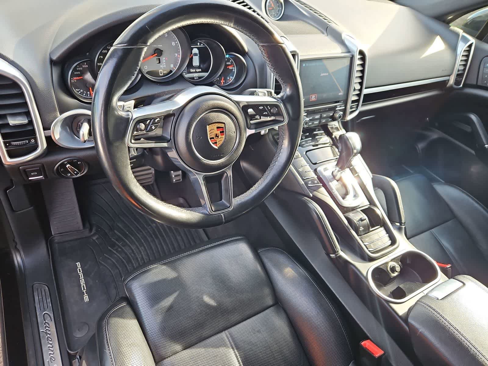 Used 2018 Porsche Cayenne S image 2