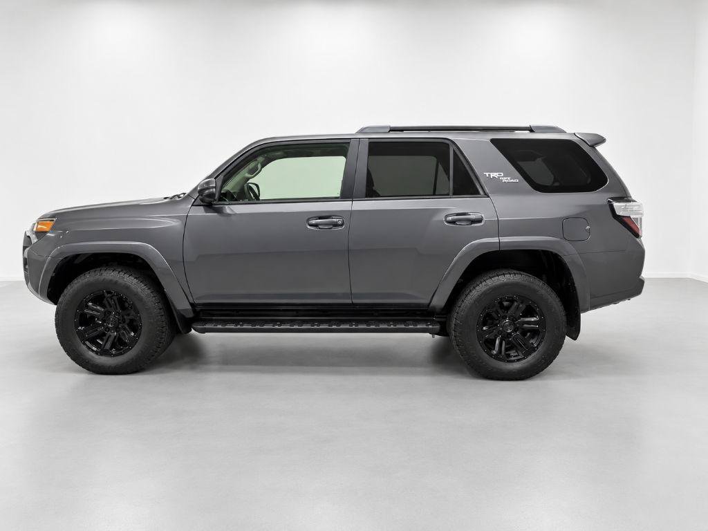 Used 2019 Toyota 4Runner TRD Off-Road AWD/4WD image 4